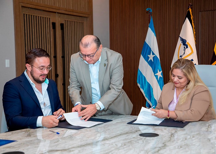 FIRMA DE CONVENIO ENTRE LA SOT Y LA UTEG